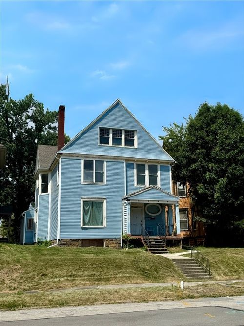 217 E Lincoln Ave, New Castle, PA, 16101-2404 | Card Image
