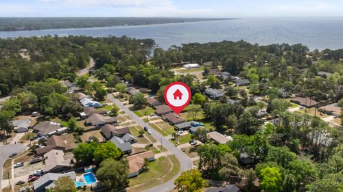 1152 Pin Oak Cir, Niceville, FL, 32578-3706 | Card Image