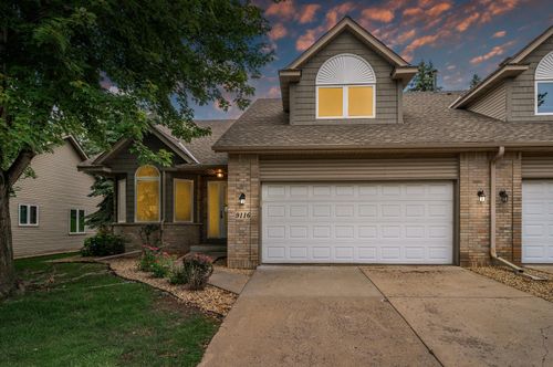 9116 Medley Rd, Golden Valley, MN, 55427-3118 | Card Image