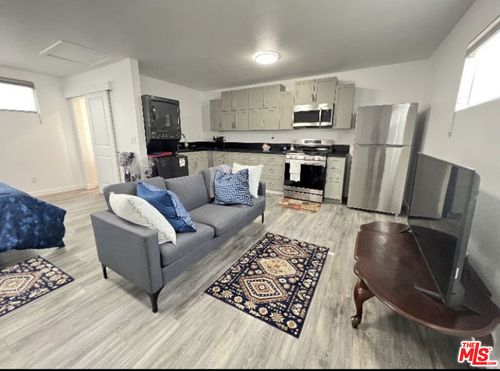 adu-332 W Ellis Ave, Inglewood, CA, 90302-1107 | Card Image