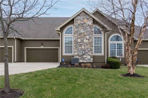 16513 W 168th Pl, Olathe, KS, 66062-9060 | Card Image