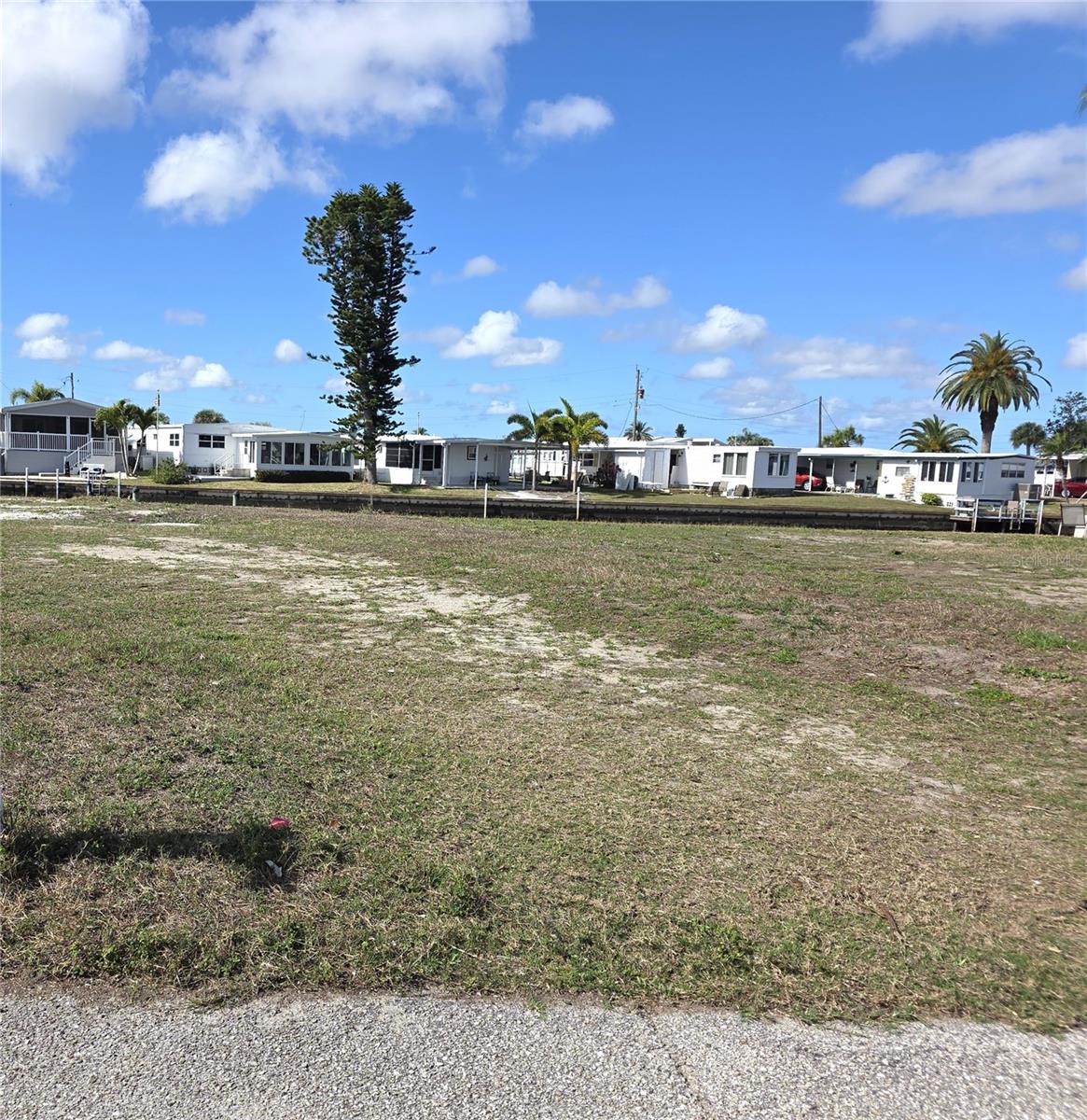 Land in NORTH PORT 5