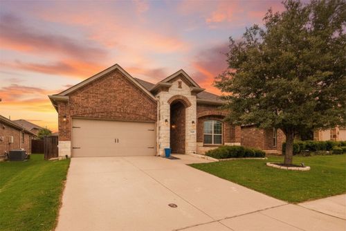 1305 Cheyenne Dr, Aubrey, TX, 76227-1289 | Card Image