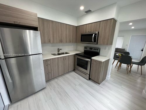 2-1910 Thomas St, Hollywood, FL, 33020-2131 | Card Image