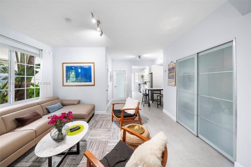 10-1569 Michigan Ave, Miami Beach, FL, 33139 | Card Image