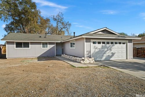 460 Shadow Lane, Fernley, NV, 89408 | Card Image