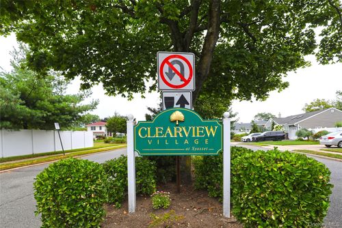 14 Westminster Rd, Syosset, NY, 11791-6614 | Card Image