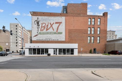 330 Brady St, Davenport, IA, 52801-1509 | Card Image