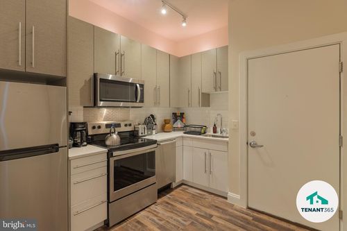 201-8 E Fayette St, Baltimore, MD, 21202-5323 | Card Image