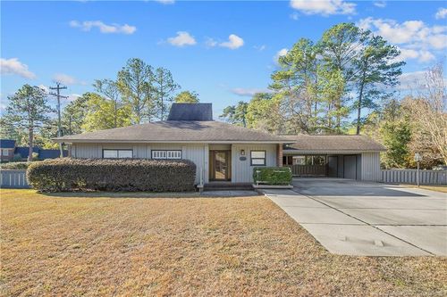 2118 Winterlochen Rd, Fayetteville, NC, 28305-5200 | Card Image