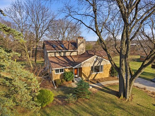 2340 Alta Louise Parkway, Brookfield, WI, 53045 | Card Image