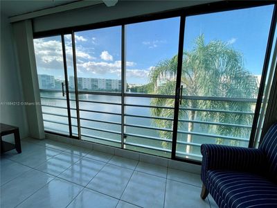 305 - 131 Se 3rd Ave, Condo with 2 bedrooms, 2 bathrooms and null parking in Dania Beach FL | Image 3