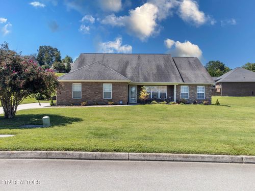 110 S Wingate Way, Lenoir City, TN, 37771-8495 | Card Image