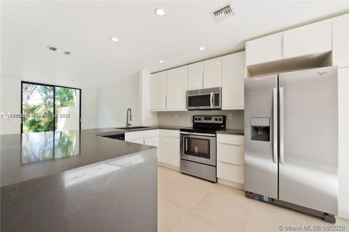 100-9717 Costa Del Sol Blvd, Doral, FL, 33178-2398 | Card Image