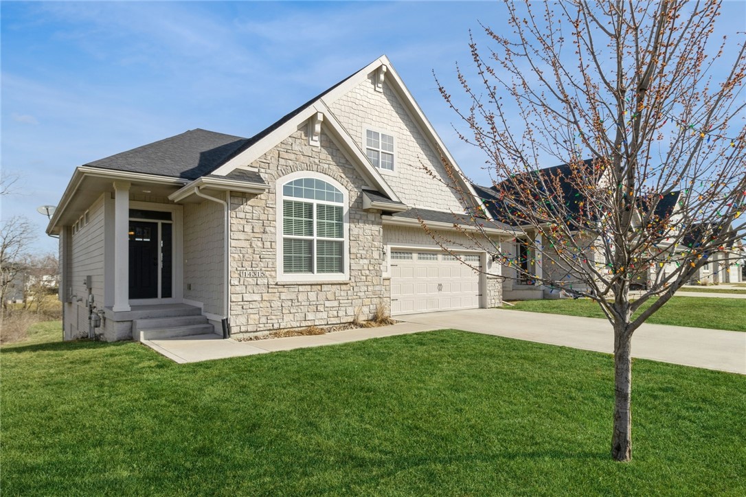 Holcomb Ave, Urbandale, IA 50323
