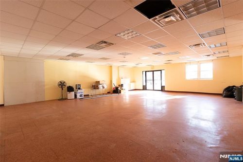 398 S Livingston Ave, Livingston, NJ, 07039-3933 | Card Image