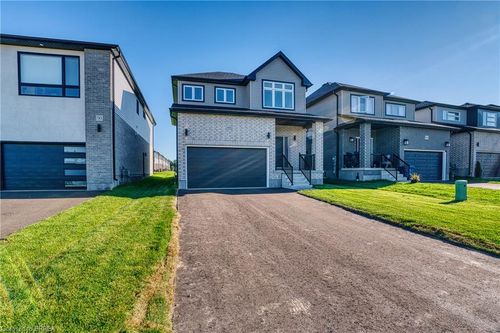 46 Ford Dr, Stratford, ON, N5A0L3 | Card Image