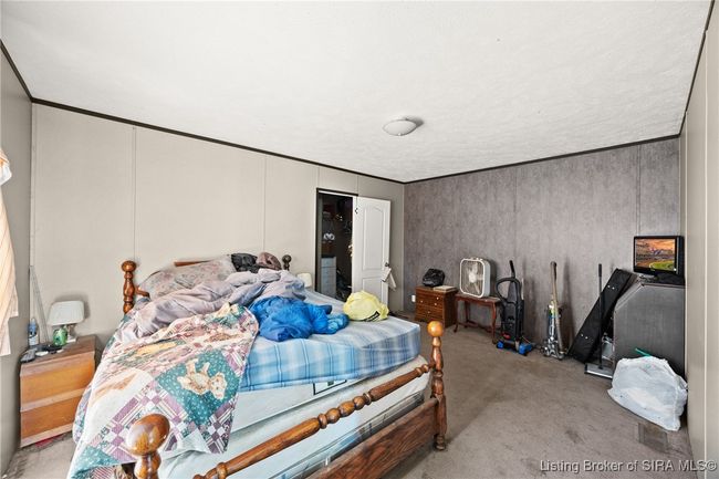 9409 S Horners Chapel Rd, Home with 3 bedrooms, 2 bathrooms and null parking in Pekin IN | Image 7