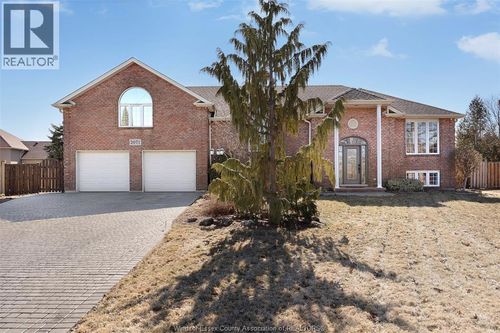 2071 Eugeni St, Tecumseh, ON, N9K1B3 | Card Image