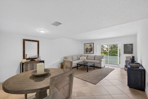 9-83-18081 Se Country Club Dr, Jupiter, FL, 33469-1217 | Card Image