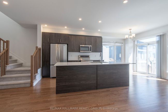 853 Solarium Ave, House attached with 3 bedrooms, 3 bathrooms and 1 parking in Manotick ON | Image 7