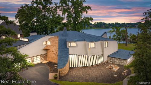 1440 Lochridge Road, Bloomfield Charter Township, MI, 48302 | Card Image