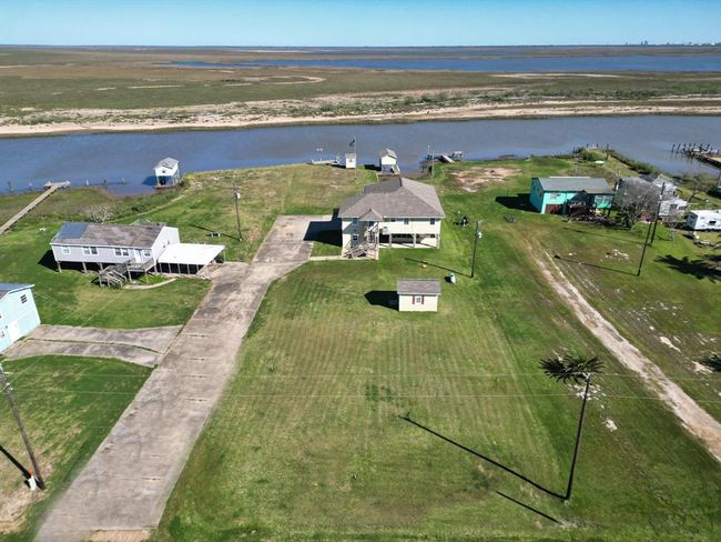 1709 County Road 441 D, House other with 3 bedrooms, 2 bathrooms and null parking in Brazoria TX | Image 43