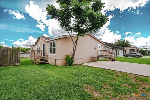 811 E Mesquite Ln, Victoria, TX, 77901-3319 | Card Image