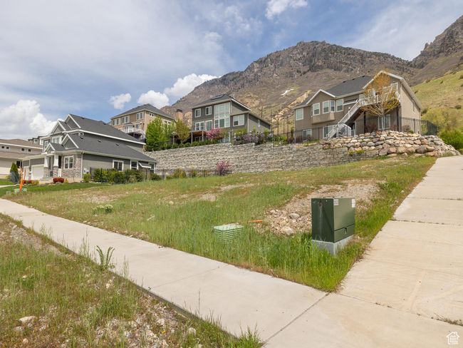 Exterior space with a mountain view and a residential view | Image 4