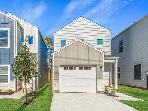 714 West Dallas Street, Conroe, TX, 77301 | Card Image