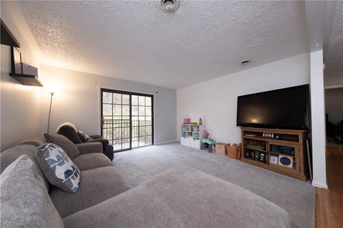 apt-12a-300 Gilkeson Rd, Mt. Lebanon, PA, 15228-1082 | Card Image