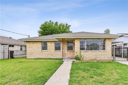 2338 Corinne Dr, Chalmette, LA, 70043-5640 | Card Image