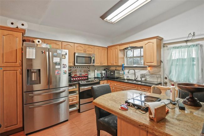 2846 W 75 Th Ter, House other with 3 bedrooms, 2 bathrooms and null parking in Hialeah FL | Image 4