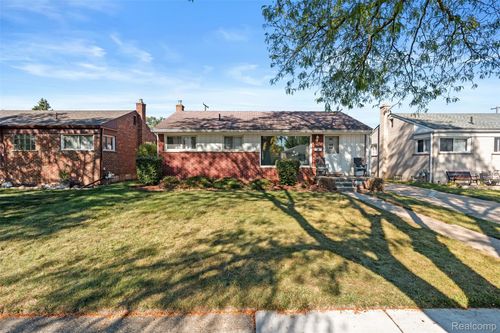 27566 Sheridan St, Garden City, MI, 48135-3171 | Card Image