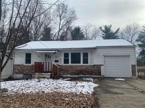 9001 E 75th St, Raytown, MO, 64138-1672 | Card Image