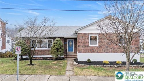 1413 Sioux St, Fountain Hill, PA, 18015-4329 | Card Image