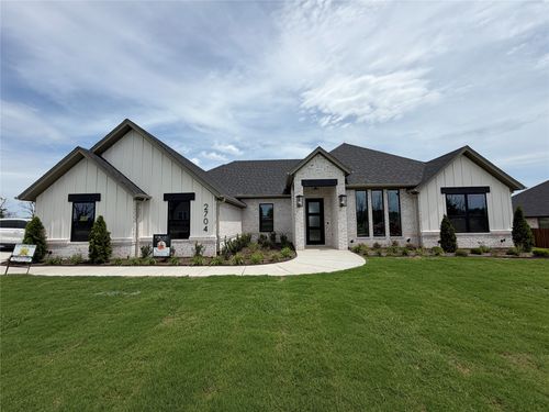 2704 Village Road, Granbury, TX, 76049 | Card Image
