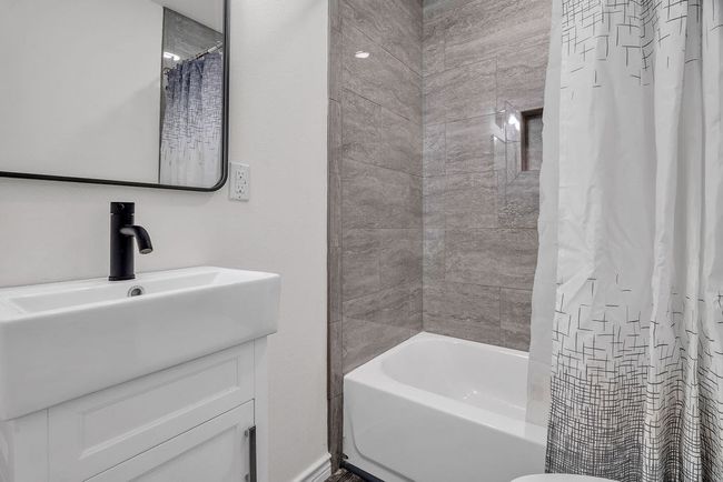 1516 Wood St, House other with 3 bedrooms, 2 bathrooms and 1 parking in Big Spring TX | Image 8