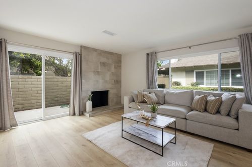 5a-3139 E Chapman Ave, Orange, CA, 92869-3742 | Card Image
