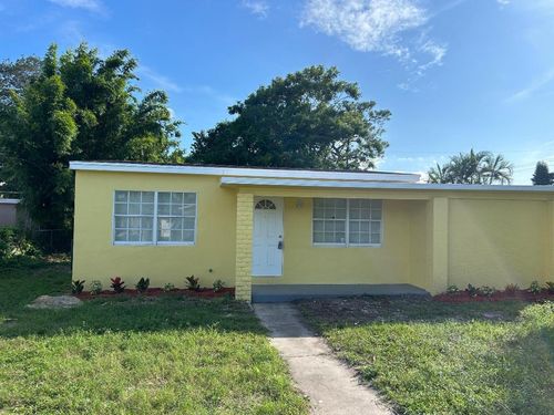 5840 Banana Rd, West Palm Beach, FL, 33413-1875 | Card Image
