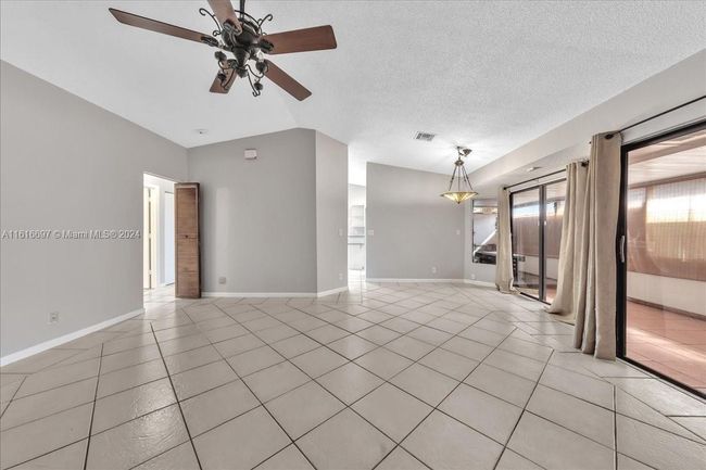 0 - 9780 W Daffodil Ln, Home with 3 bedrooms, 2 bathrooms and null parking in Miramar FL | Image 13