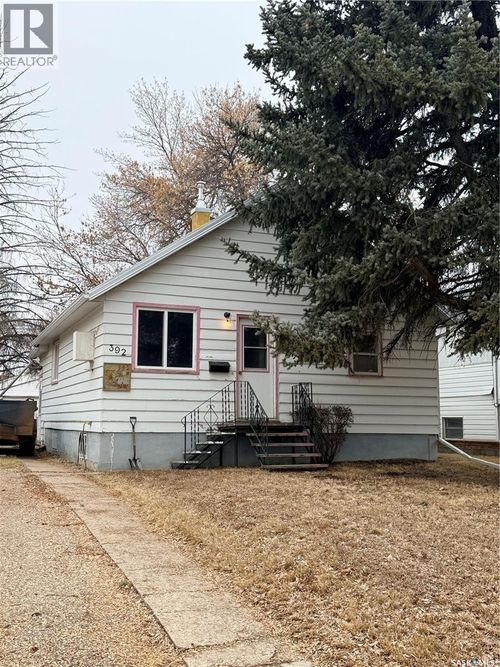 392 9th Ave Nw, Swift Current, SK, S9H1A9 | Card Image