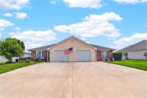 2228 Addie Dr, Pleasant Hill, MO, 64080-1974 | Card Image
