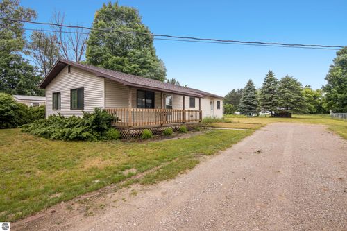 5250 Mobile Trl W, Traverse City, MI, 49685-9333 | Card Image