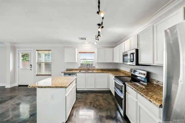 3454 Kodiak Diamond, House other with 3 bedrooms, 3 bathrooms and null parking in San Antonio TX | Image 13