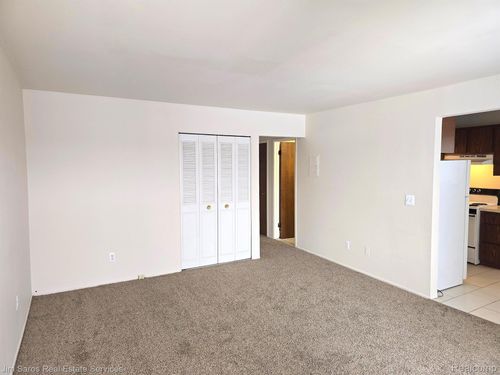 16425 E 12 Mile Rd- 2 Bed Units, Roseville, MI, 48066 | Card Image