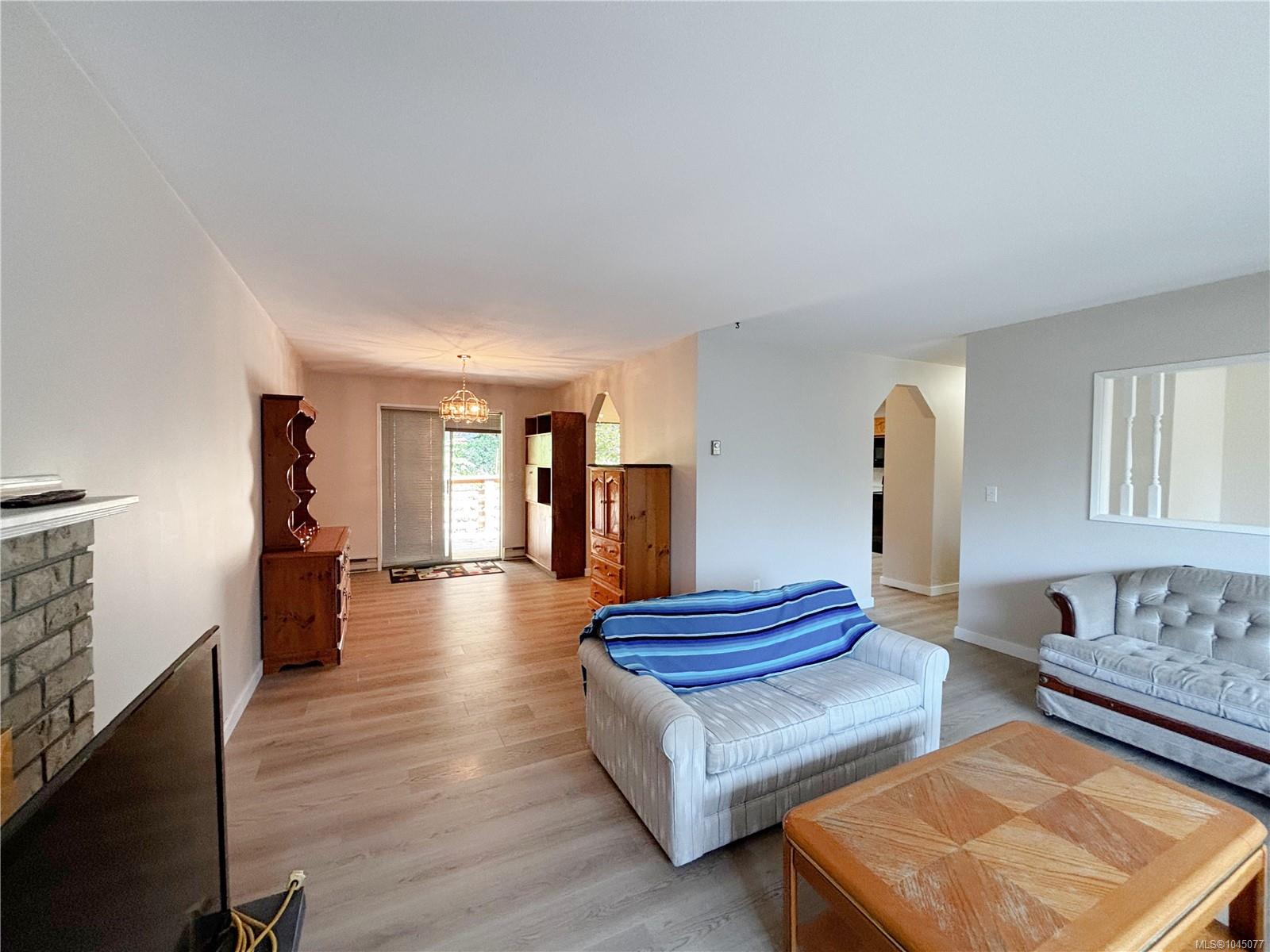 Residential in Gold River 5