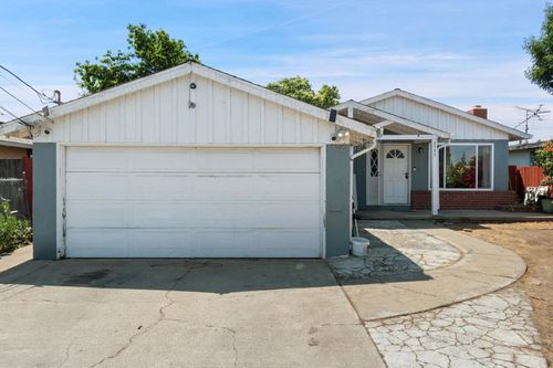 2547 Hazelwood Way, East Palo Alto, CA, 94303-1127 | Card Image