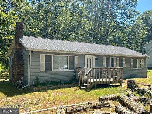 4535 Pine Ridge Drive W, Bushkill, PA, 18324 | Card Image
