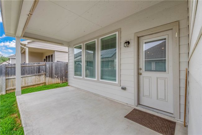 Property entrance featuring a patio area | Image 19